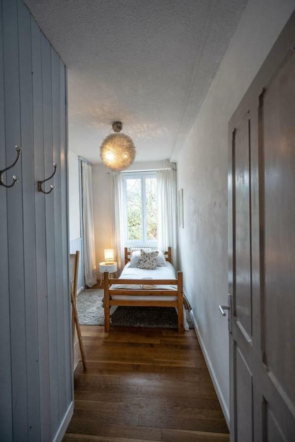 Bright Airy Spacious Apartment Паси Екстериор снимка