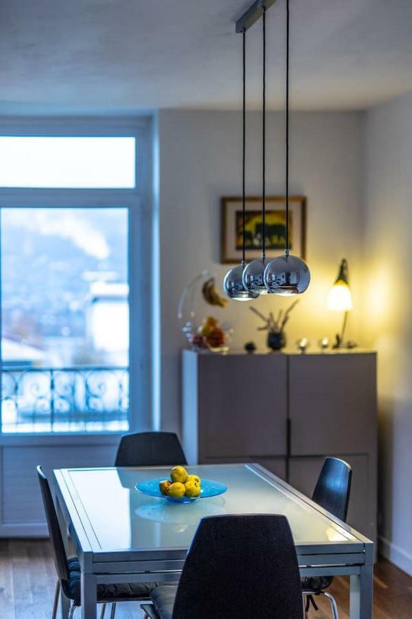 Bright Airy Spacious Apartment Паси Екстериор снимка