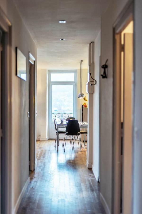 Bright Airy Spacious Apartment Паси Екстериор снимка